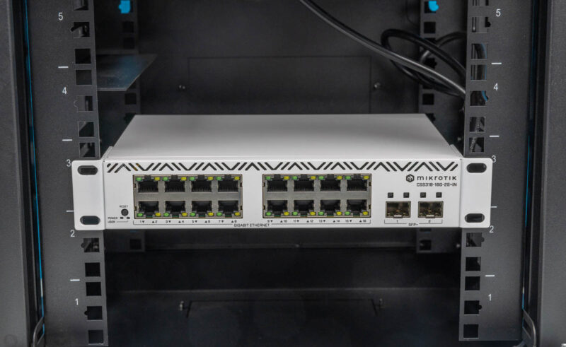 Kenuco SOHO Mini 10in Rack MikroTik CSS318 Fitting