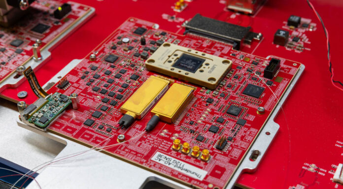 Going 800Gbps at up to 1000km with the Marvell COLORZ 800 Marvell Development Board COLORZ III Tabletop Setup Optical Side Angle