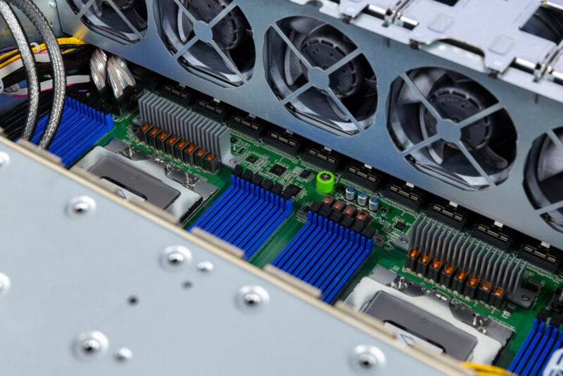 ASRock Rack 4U8G TURIN2 Fans And MCIO Connectors