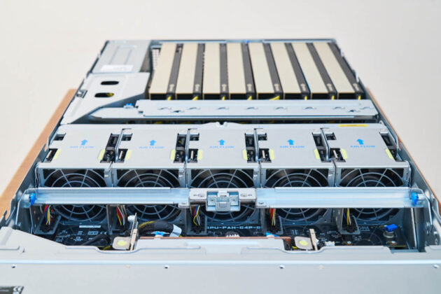 ASUS ESC8000A-E13P Review an 8x PCIe GPU Server - Page 3 of 5 ...