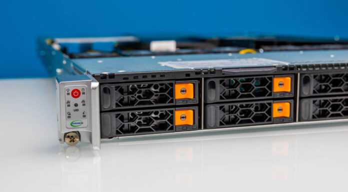 Supermicro SYS-112C-TN Review 1P Intel Xeon 6 1U Server Supermicro SYS 112C TN Front Power And LED Status