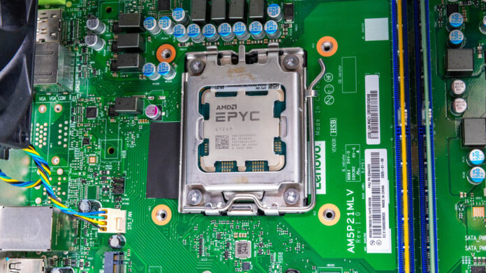 Lenovo ThinkSystem ST45 V3 Review AMD EPYC 4000 Entry Server - Page 2 ...