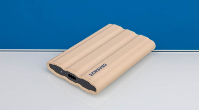 Samsung T7 Shield 2TB USB Type-C SSD Quick Look Samsung T7 Shield 4