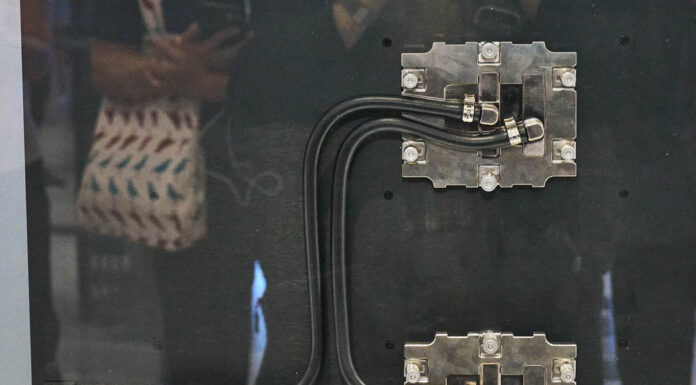 Auras AMD SP7 Liquid Cooling Cold Plate for 600W CPUs Shown at Computex 2025 Auras_AMD SP7 CPU Cold Plate 3