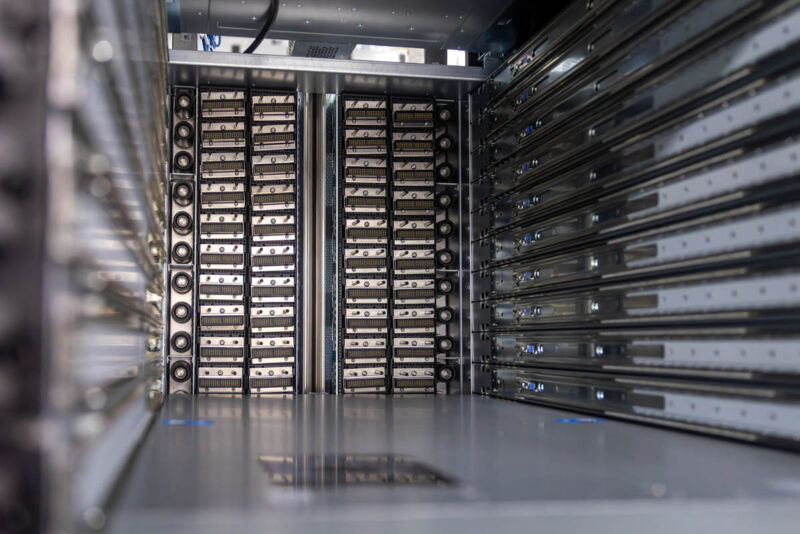 Dell AI Factory Franklin IR7000 NVLink Switch Cartridge Connectors Power Busbar Liquid Cooling Manifolds And Rack Rails