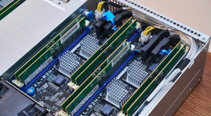 CXL Paradigm Shift ASUS RS520QA-E13-RS8U 2U 4-Node Server Review ASUS RS520QA E13 RS8U Rear CXL Modules