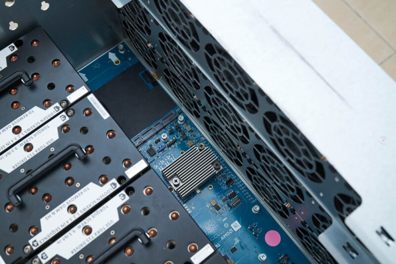 Gigabyte G893 ZX1 AAX2 AMD Instinct MI325X OAM UBB Service Module Area