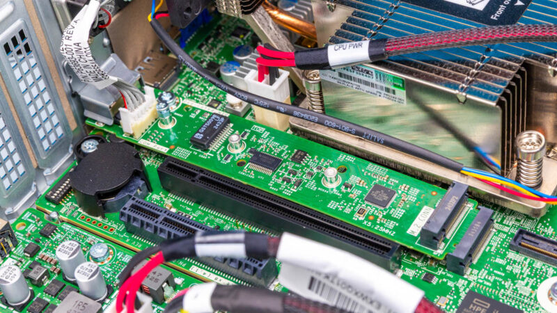 HPE ProLiant MicroServer Gen11 M.2. 1