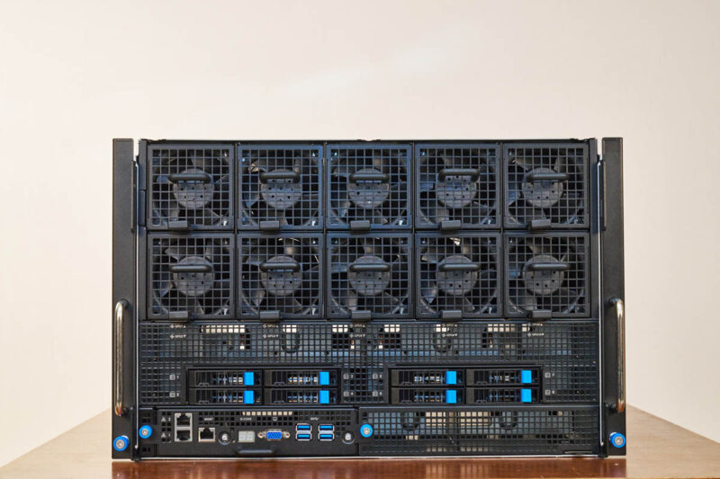 ASUS ESC A8A E12U Chassis Front