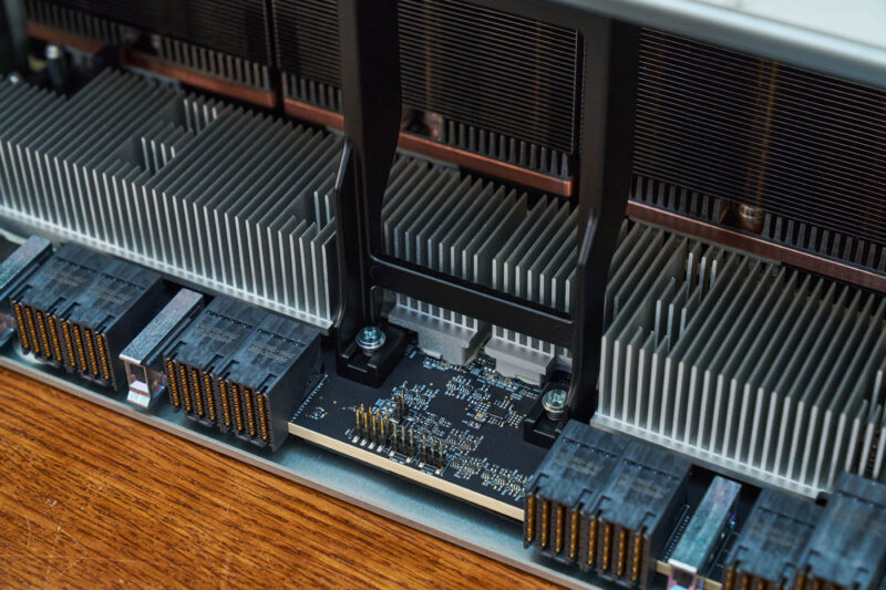 ASUS ESC A8A E12U OAM Tray Connectors Center