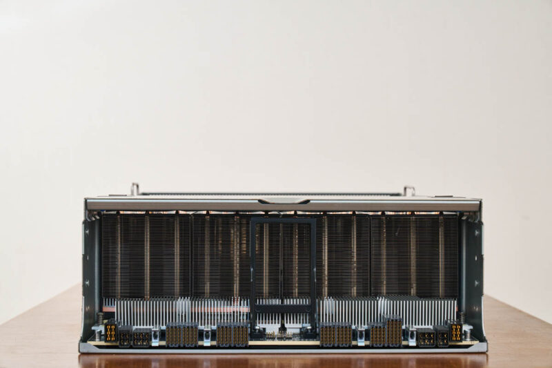 ASUS ESC A8A E12U OAM Tray Heatsink Height 1