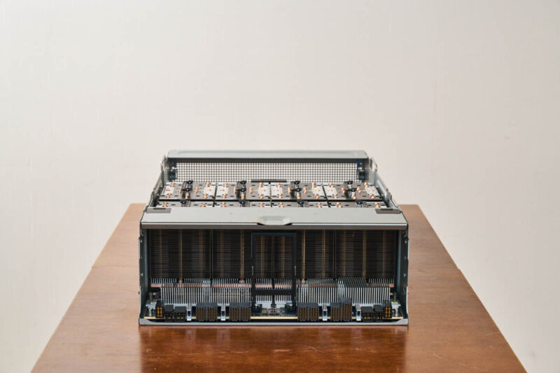 ASUS ESC A8A E12U OAM Tray UBB Connectors