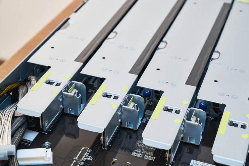 ASUS ESC A8A E12U PCIe Tray Airflow Guides