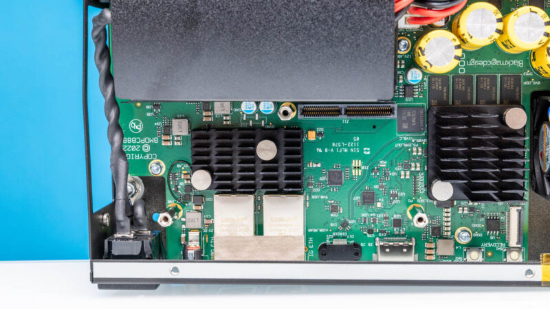 Blackmagic Cloud Store Mini Inside 9