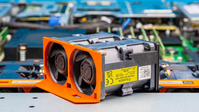 Dell PowerEdge R6715 Fan 4