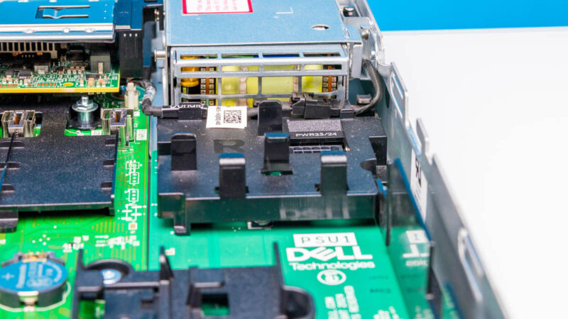 Dell PowerEdge R6715 Inside 1