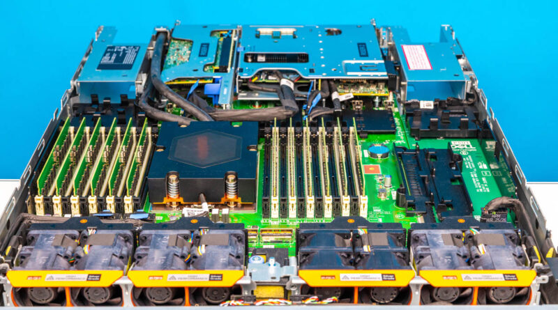 Dell PowerEdge R6715 Liquid Cooled Internal Overview 1