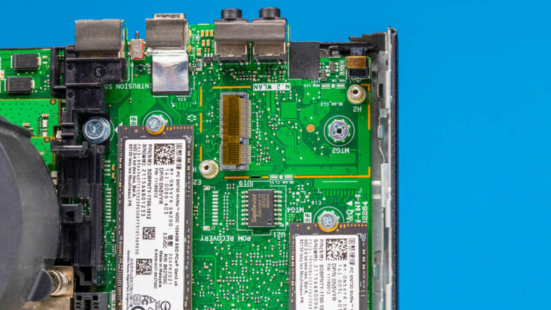 Dell Precision 3240 M.2. 1