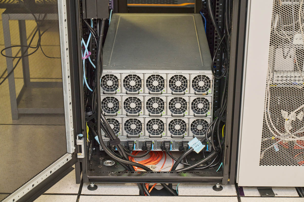 MiTAC G8825Z5 Running In Rack Rear - ServeTheHome