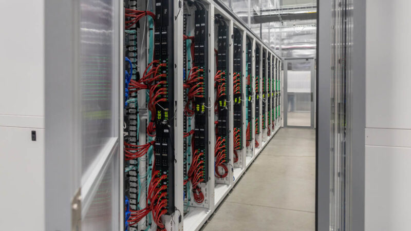 Supermicro Lambda Cologix Drive Bay 3