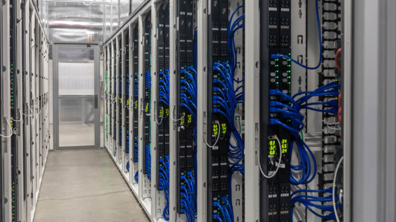 Supermicro Lambda Cologix Drive Bay 4