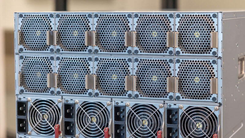 Supermicro Lambda Cologix Supermicro Nvidia HGX B200 8GPU Fan 2