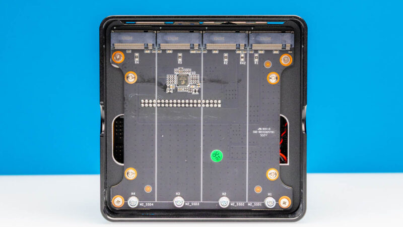 CWWK Pocket Nas Pocket PC Black Bottom Inside 1