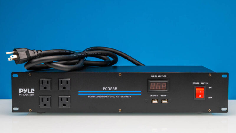 Pyle Pro 20 Outlet 3600W 2 RU Rackmount Power Conditioner Front 1