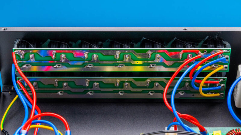 Pyle Pro 20 Outlet 3600W 2 RU Rackmount Power Conditioner Inside 2