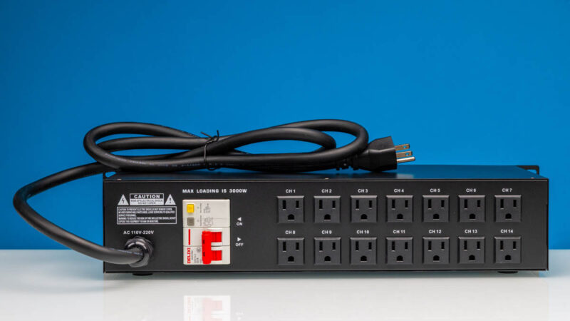 Pyle Pro 20 Outlet 3600W 2 RU Rackmount Power Conditioner Rear 1