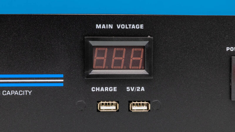 Pyle Pro 20 Outlet 3600W 2 RU Rackmount Power Conditioner Voltage Reader