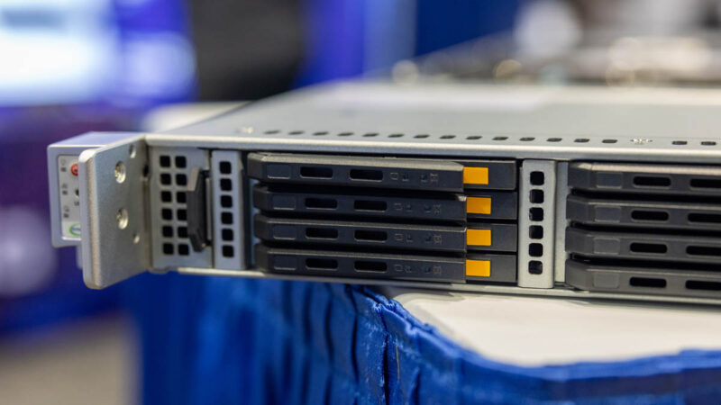 Supermicro ARS 121L NE316R At FMS 2025 E3.S 1T