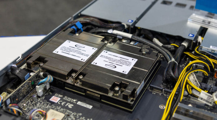 This is a Supermicro NVIDIA Grace Superchip Storage Server Supermicro ARS 121L NE316R At FMS 2025 Heatsink 1