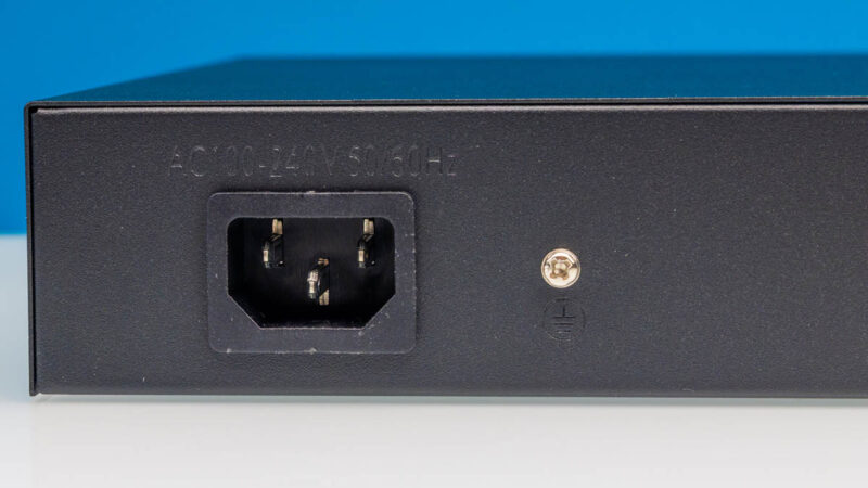 Vimin VM S251602P 16 Port 2.5G PoE Switch With 2x 10G SFP+ AC Outlet 1