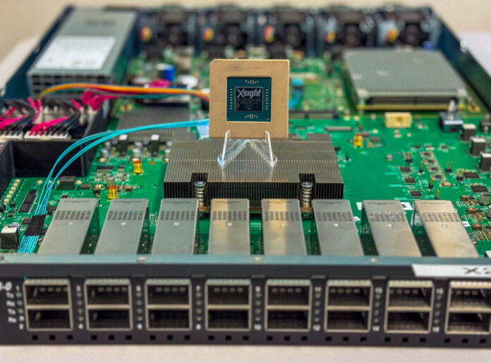 Xsight Labs X2 8 Xsight Labs X2 8