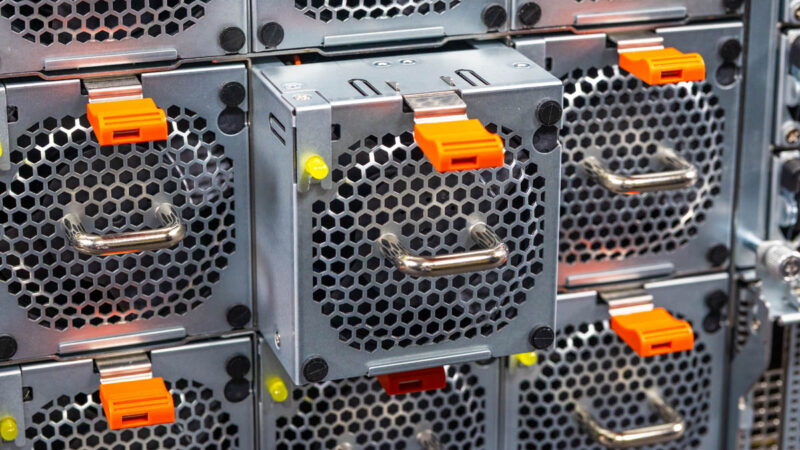 ASRock Rack 8U8X GNR2 SYN B200 Fan Front 3