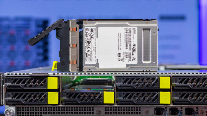 ASRock Rack 8U8X GNR2 SYN B200 SSD 1