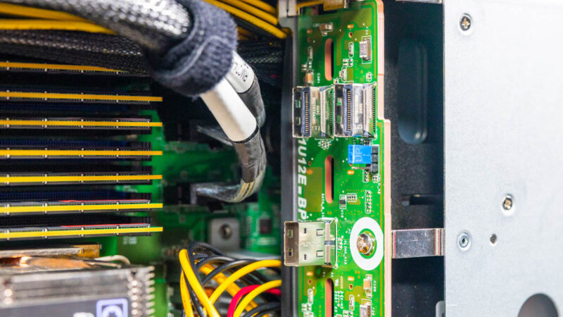 ASRock Rack 8U8X GNR2 SYN B200 SSD Back Plane 5