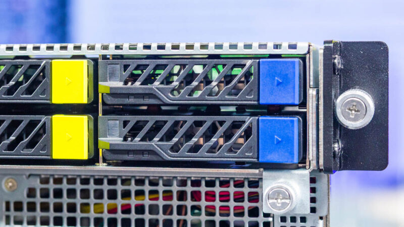 ASRock Rack 8U8X GNR2 SYN B200 SSD Drive Bay 1