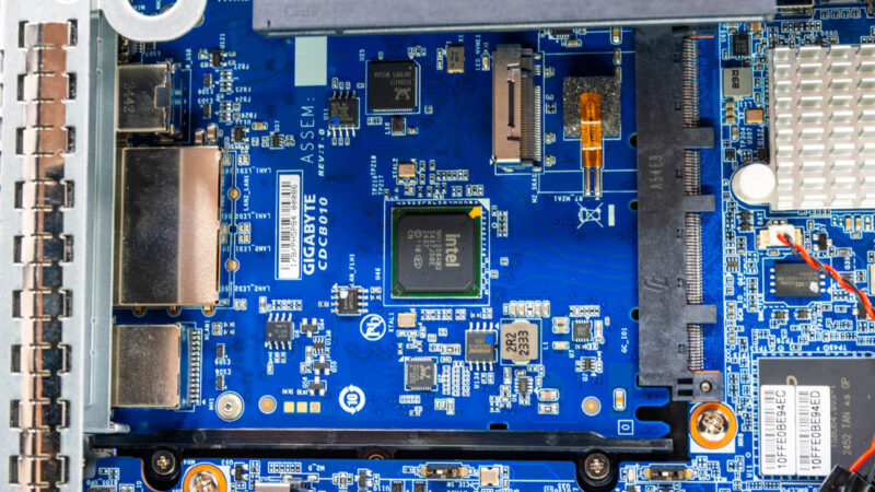 Gigabyte B343 C40 AAJ1 Intel Chip