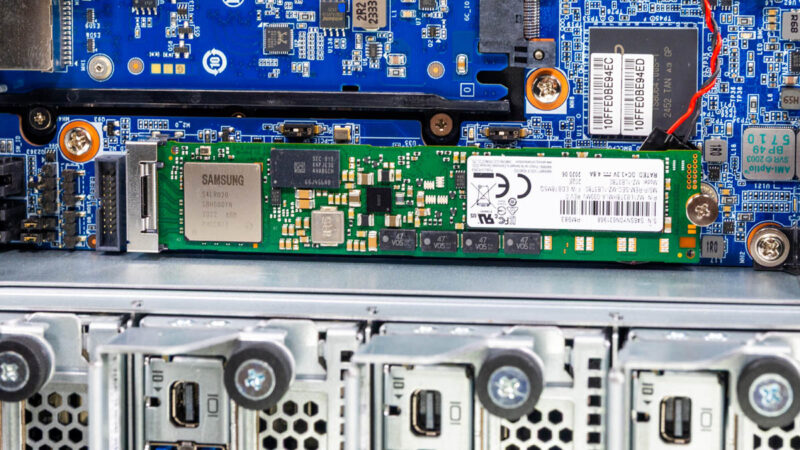 Gigabyte B343 C40 AAJ1 M.2. 1