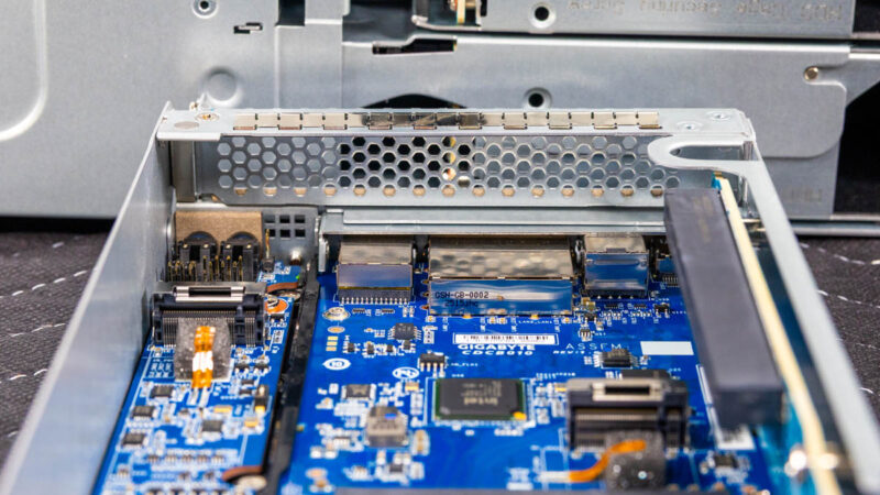 Gigabyte B343 C40 AAJ1 Node 11