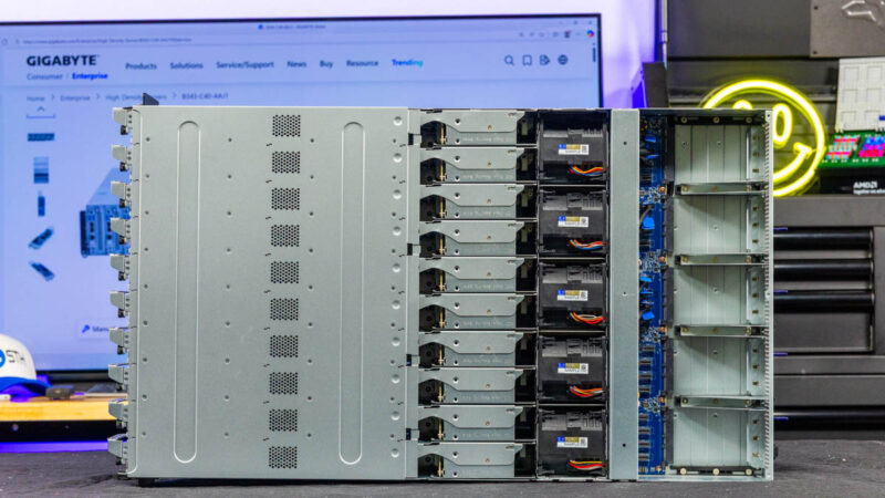 Gigabyte B343 C40 AAJ1 Top Inside 1