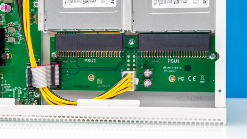MikroTik CRS812 8DS 2DQ 2DDQ Inside 11