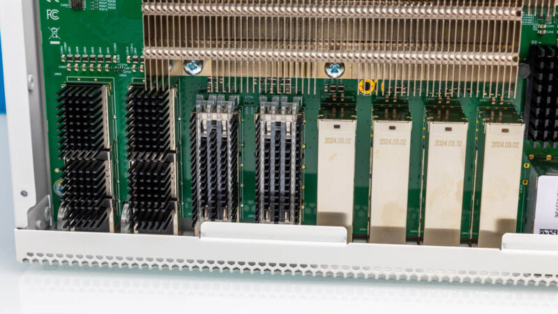 MikroTik CRS812 8DS 2DQ 2DDQ Inside 12