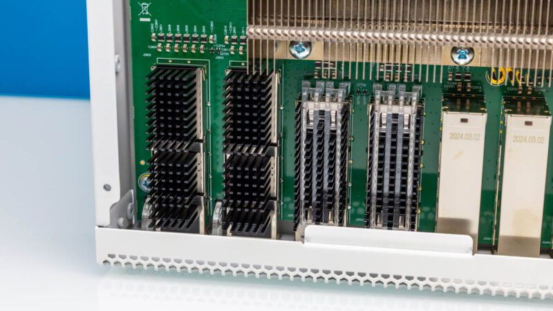 MikroTik CRS812 8DS 2DQ 2DDQ Inside 13