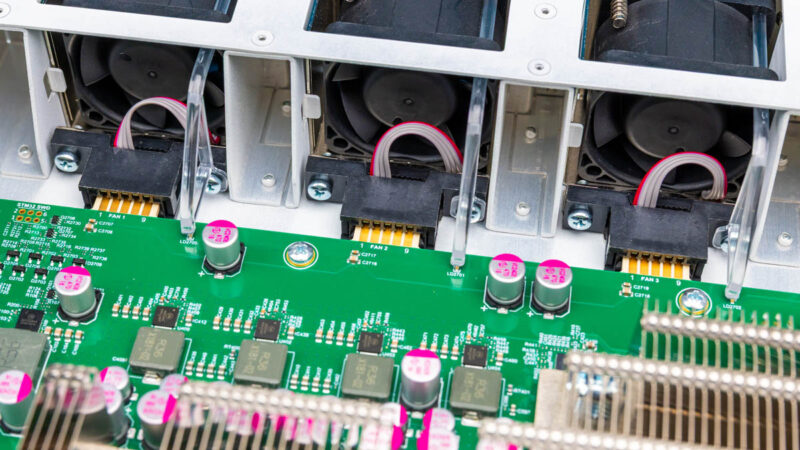 MikroTik CRS812 8DS 2DQ 2DDQ Inside 4