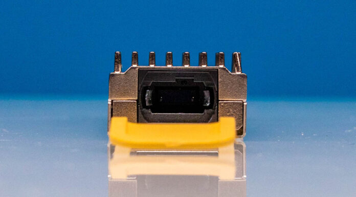 What are 400G-SR8 Optics and Why Do They Matter NVIDIA MMA4U00 WS F OSFP 400GbE 400G SR8 Port Side 1