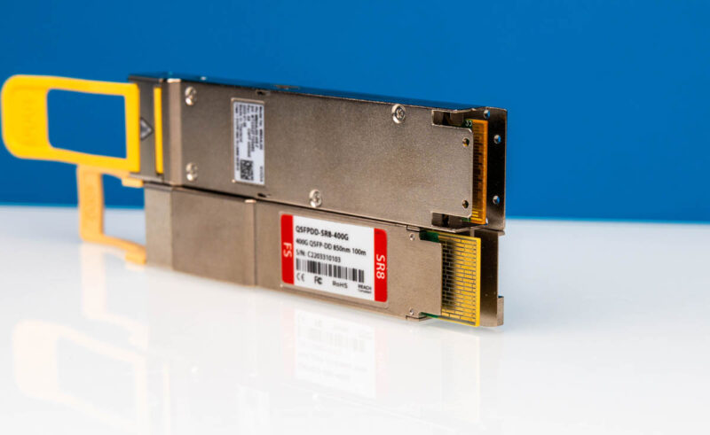 NVIDIA MMA4U00 WS F OSFP 400GbE 400G SR8 And FS QSFPDD SR8 400G Stacked Electrical 1