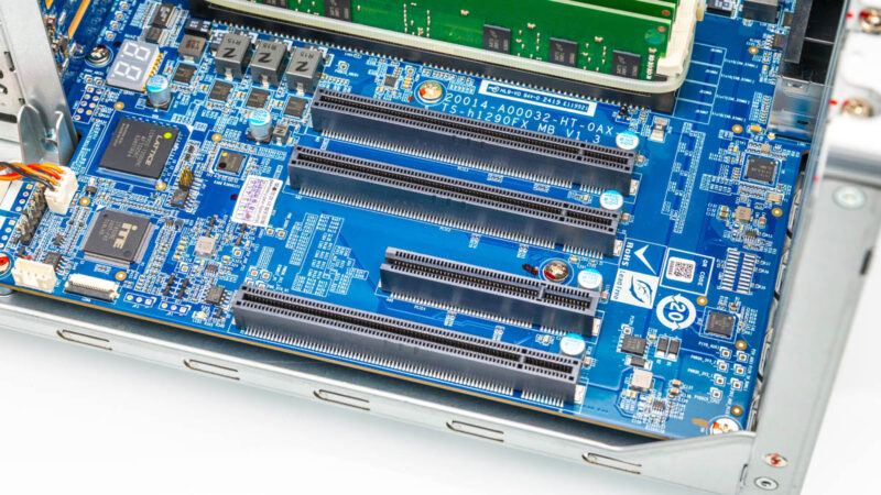 QNAP TS H1290FX PCIe 2